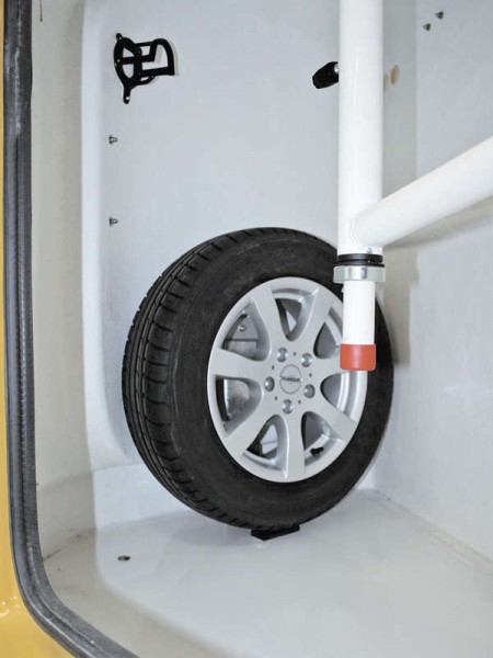 Ersatzradhalter in Sattelkammer montiert