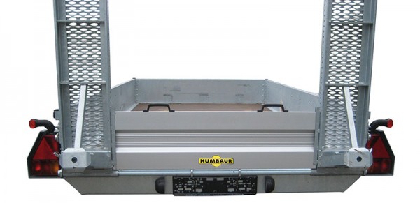 Alu-Steckwand über die gesamte Breite vor den Bohlen (auch bei Aktion möglich)